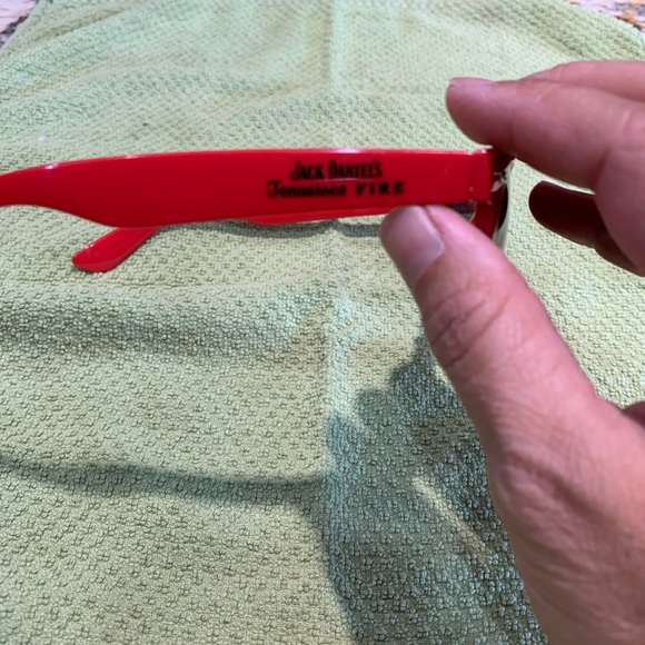 Jack Daniels Tennessee fire red sunglasses - Picture 6 of 6